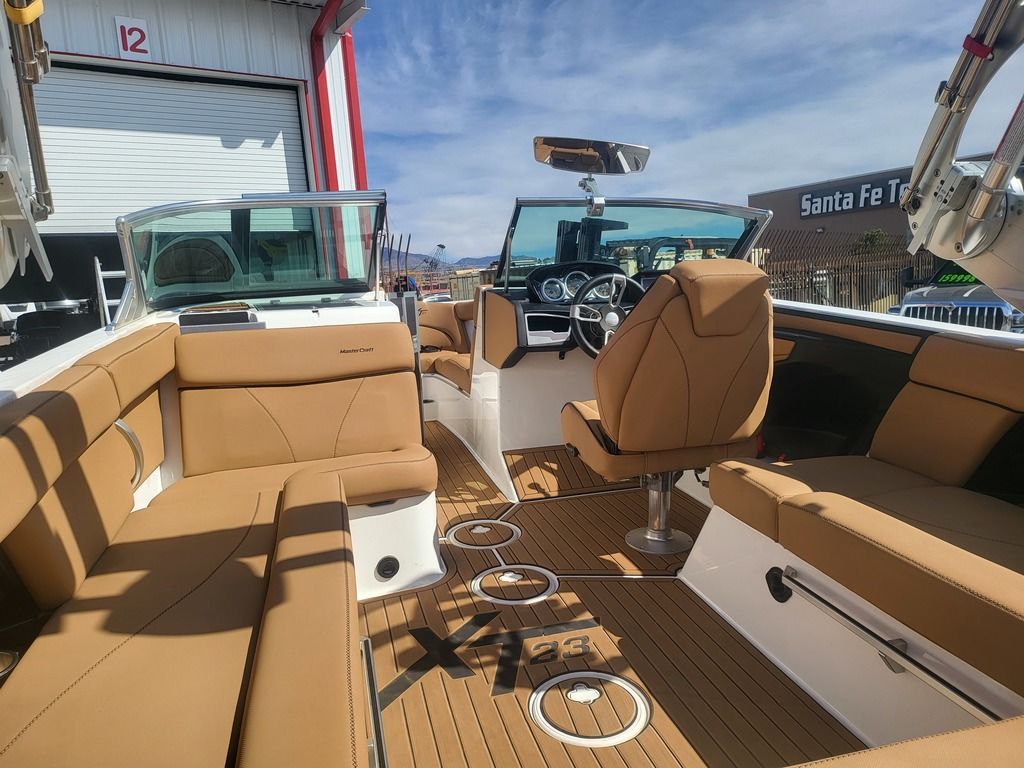 2019 MasterCraft XT23
