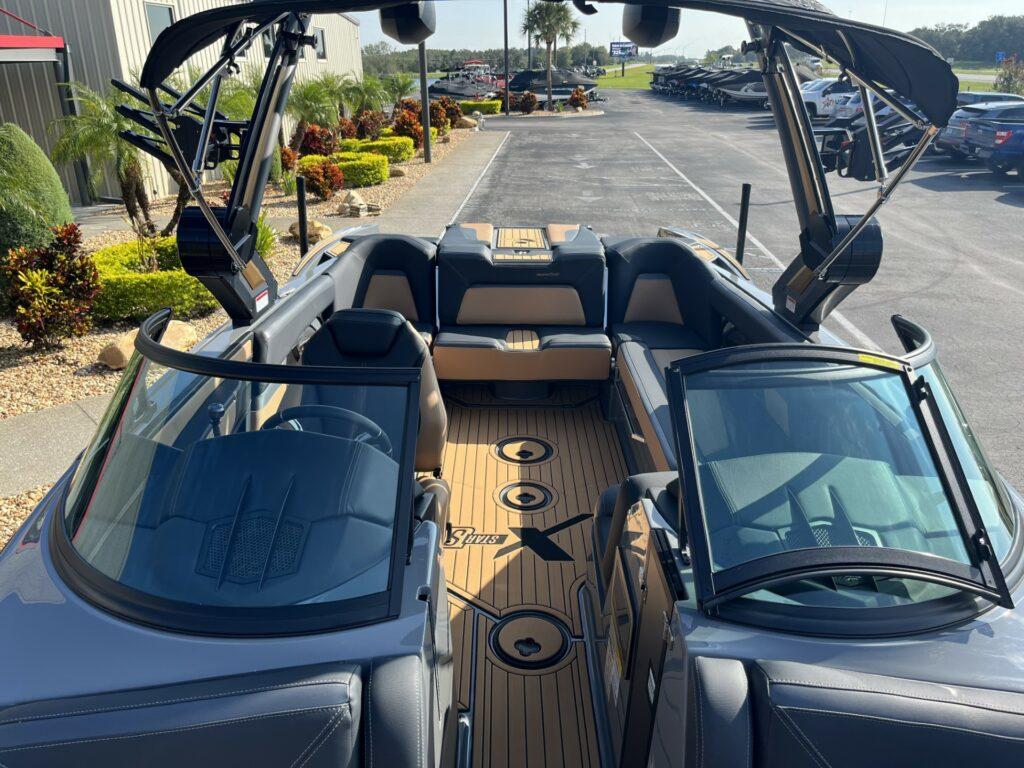 boat.Title