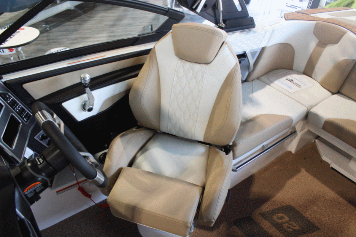 2023 MasterCraft XT20