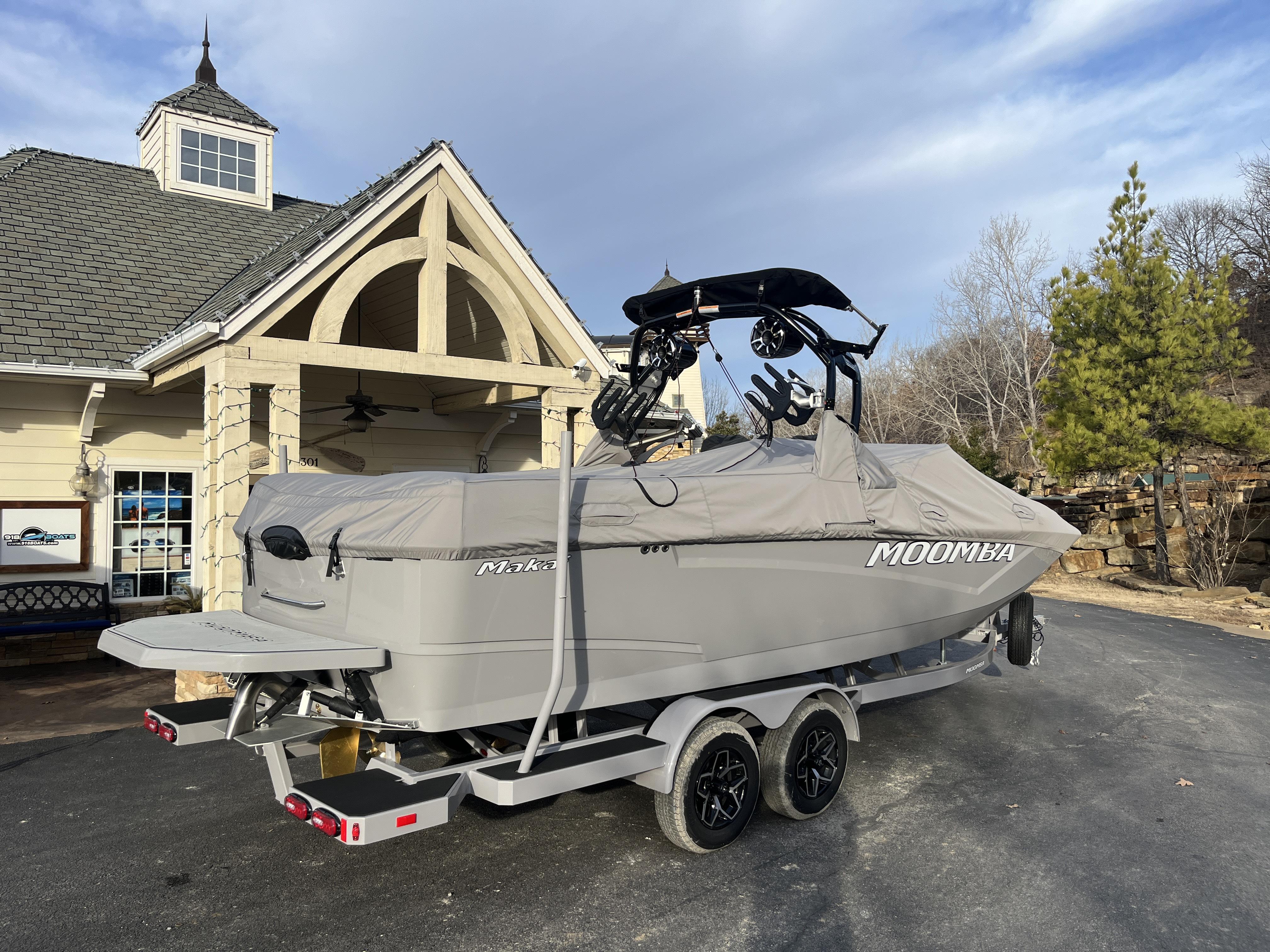 2025 MOOMBA Makai