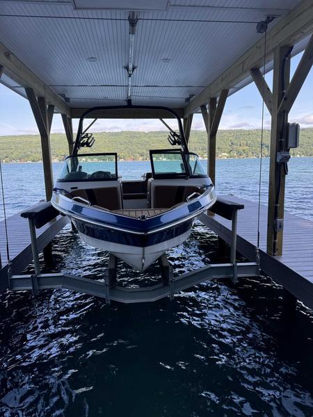 2016 Nautique 210