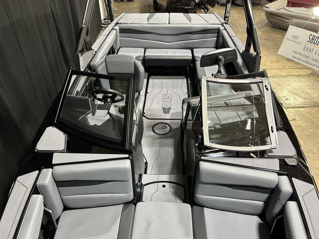 2025 Axis A225 Icon