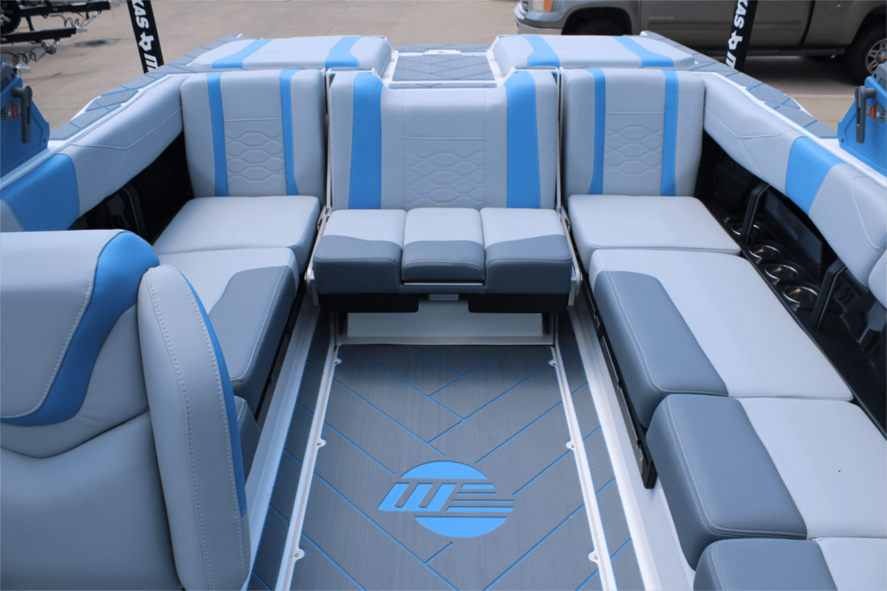 2025 Malibu 23 LSV Icon
