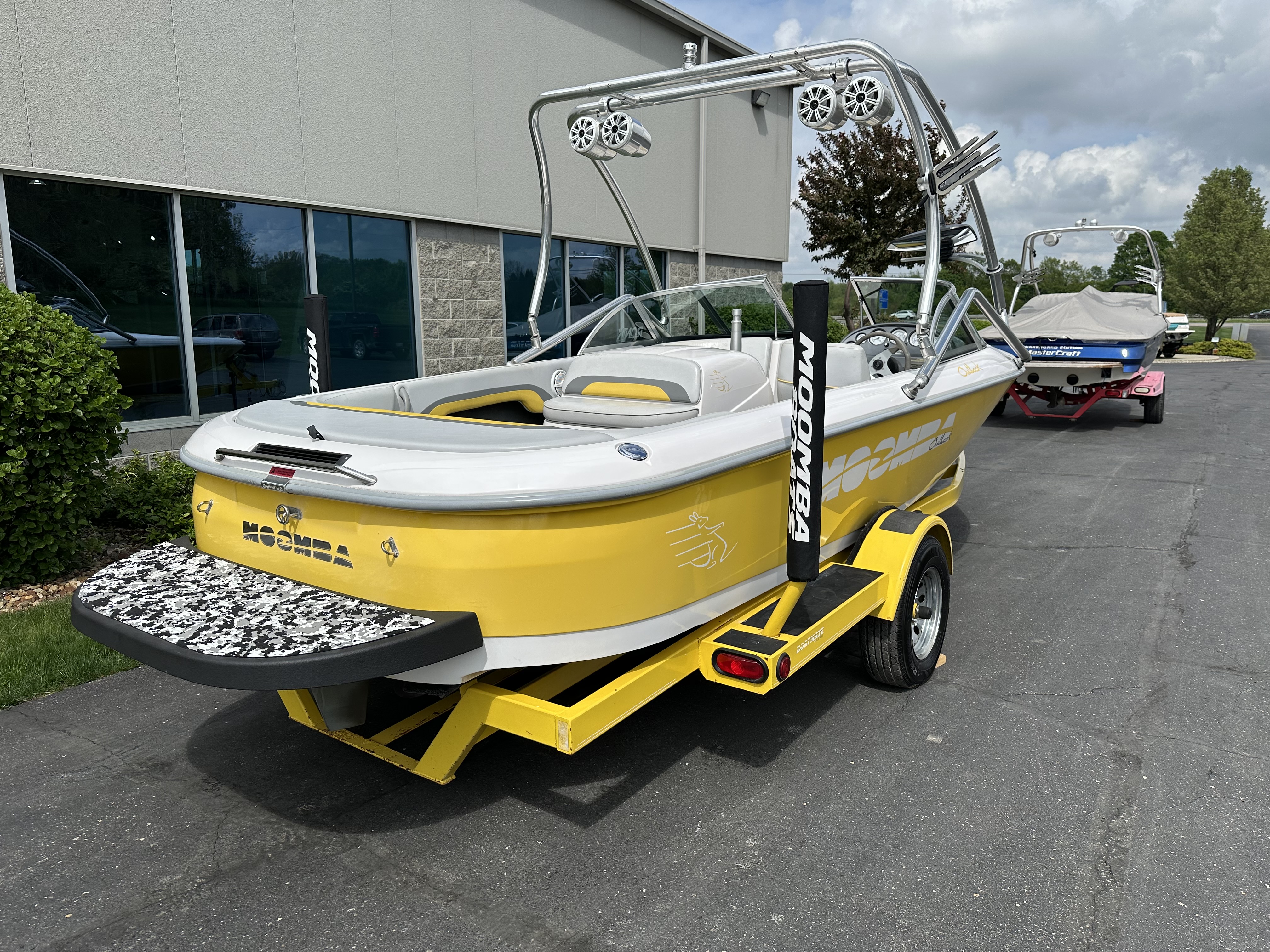 2002 Moomba Outback