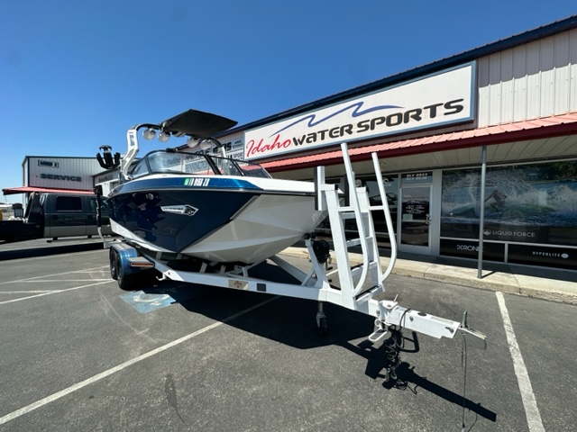 2021 Nautique G23