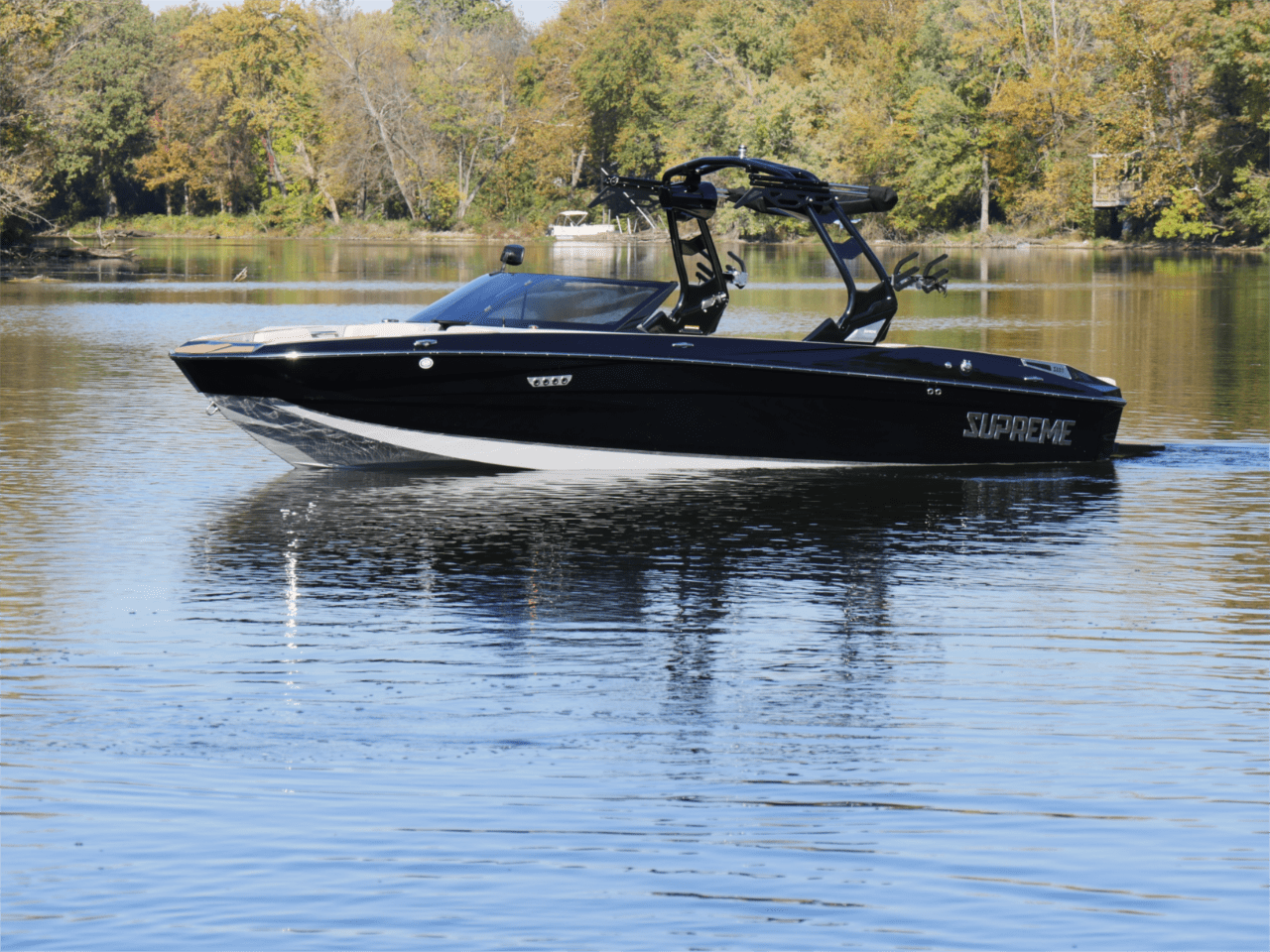 2025 Supreme S220 – Onyx Black
