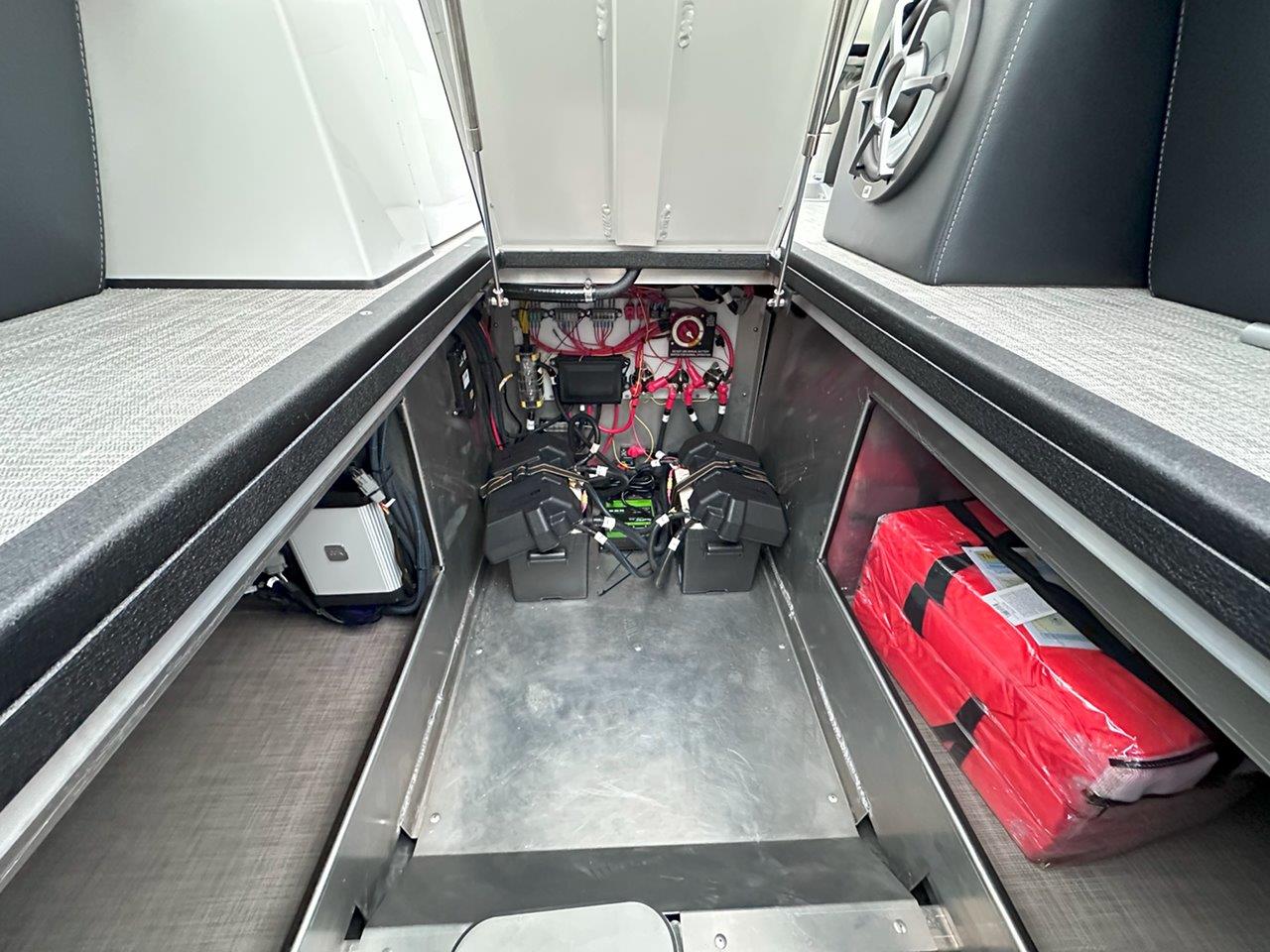 2024 Montara 25' Surf Boss