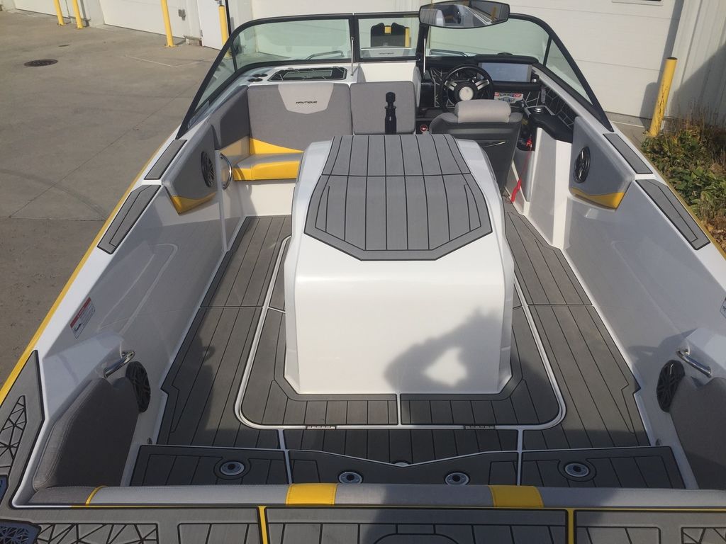 2022 Nautique 200 Icon
