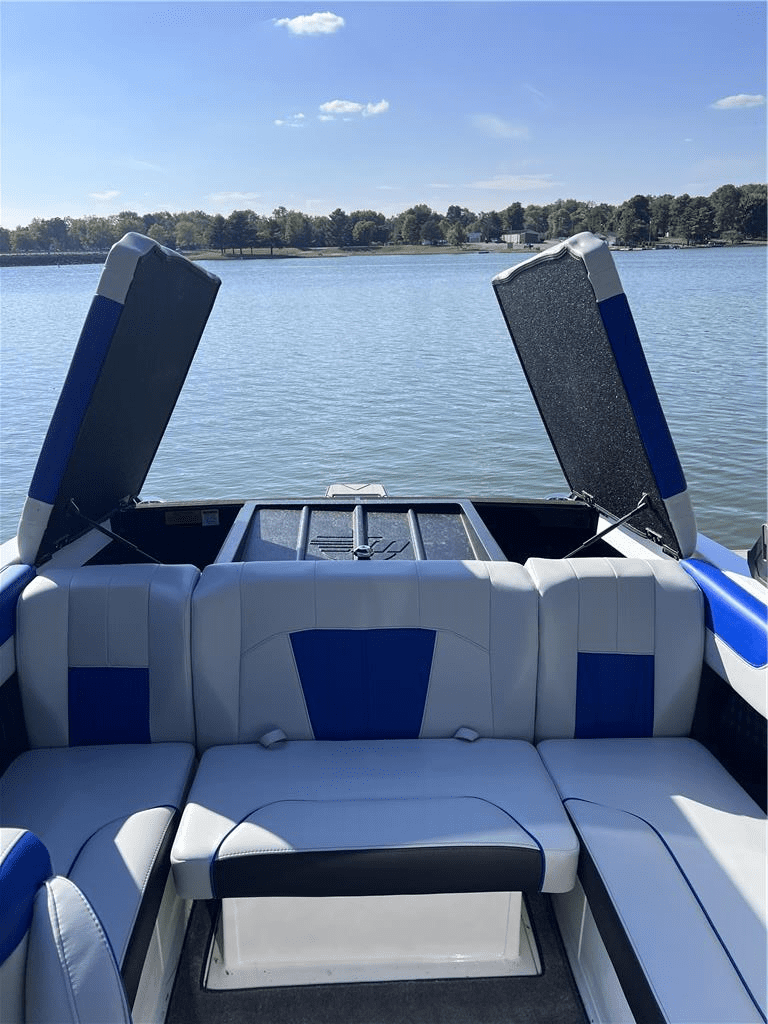 2023 Malibu Wakesetter VTX Icon