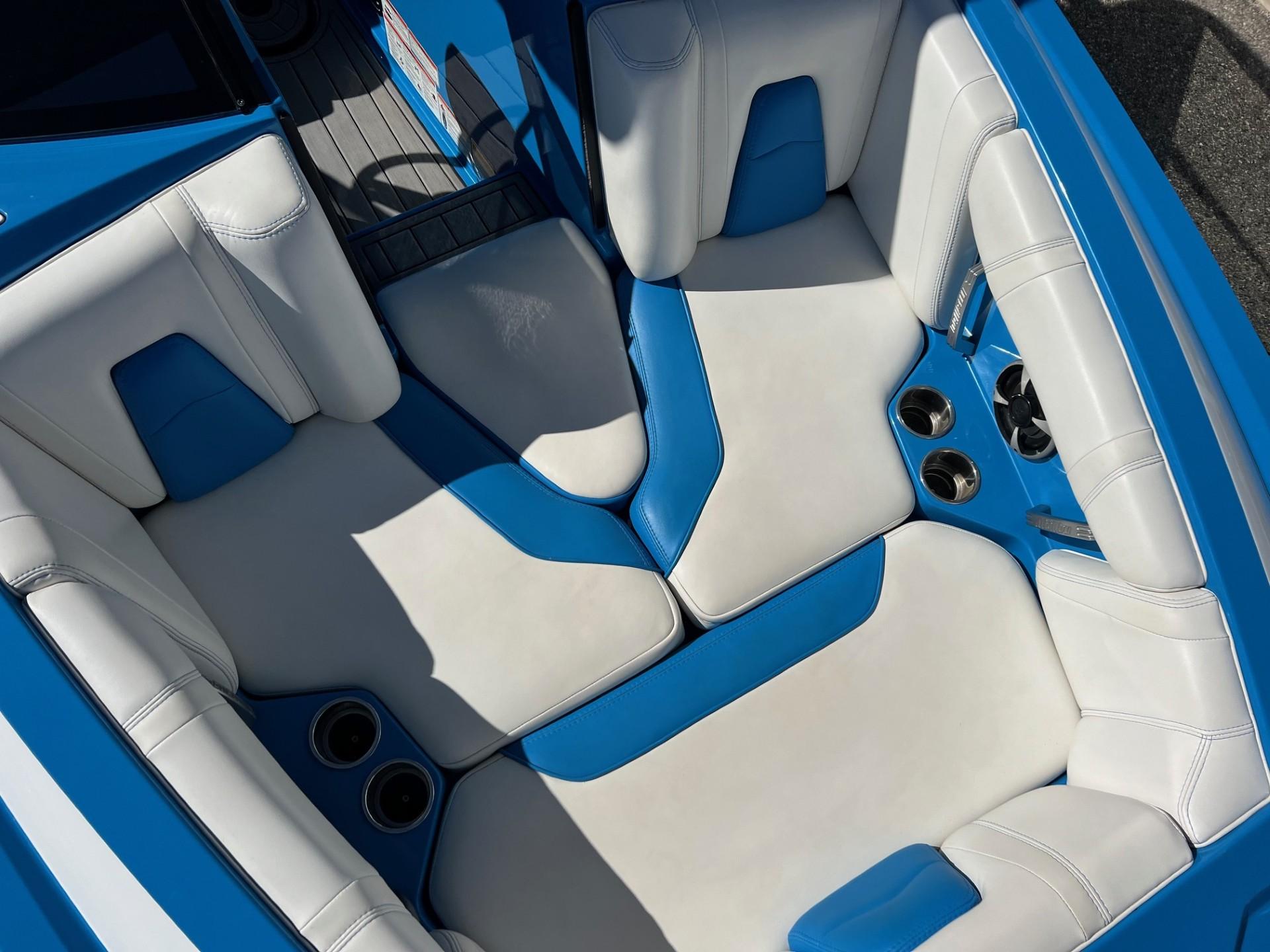 boat.Title