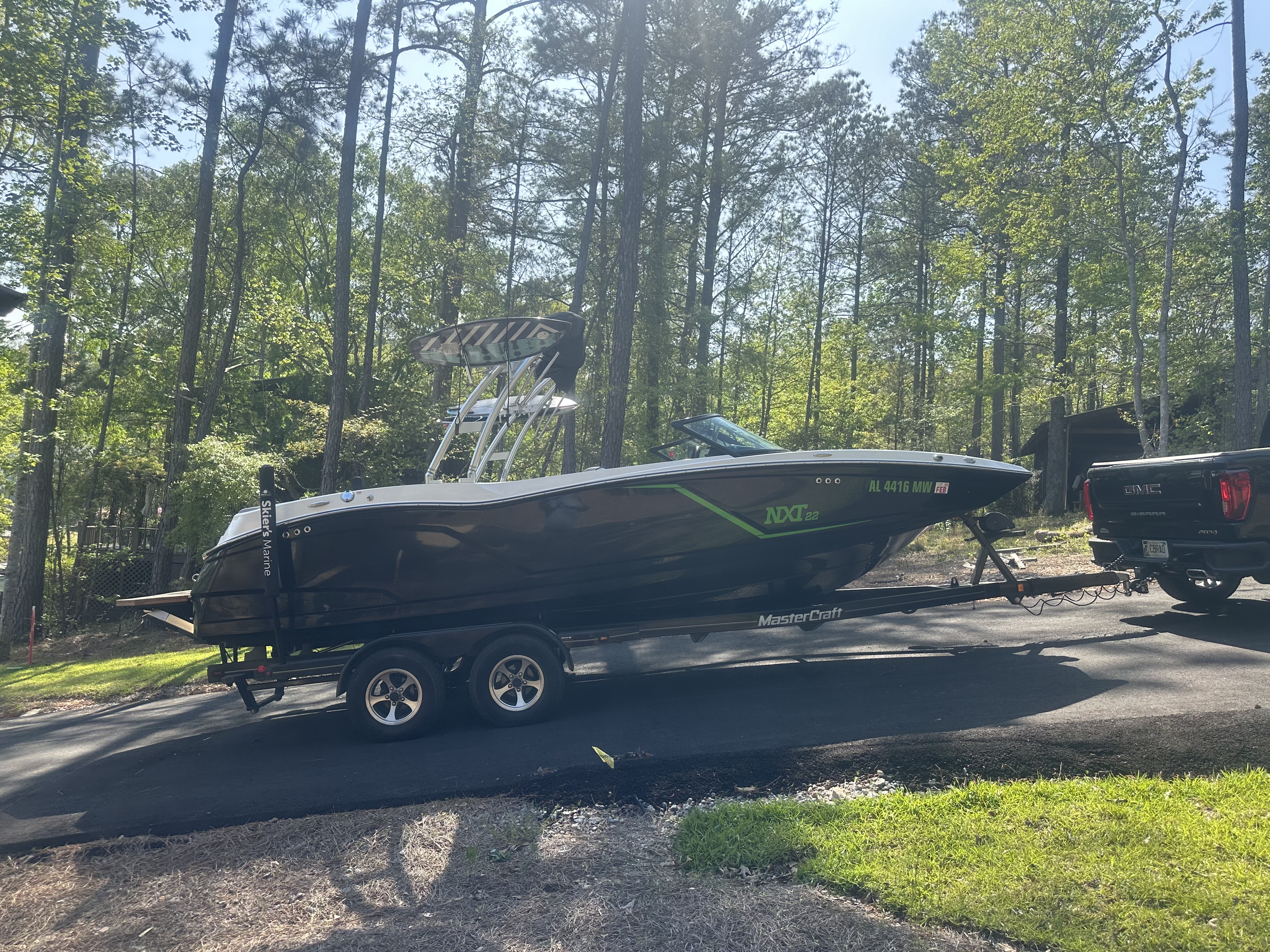 2016 MasterCraft NXT22 with Trailer