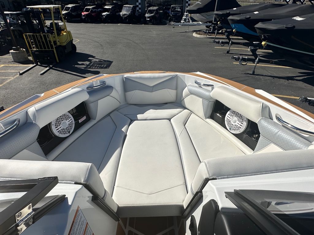 2024 Supreme Boats S240