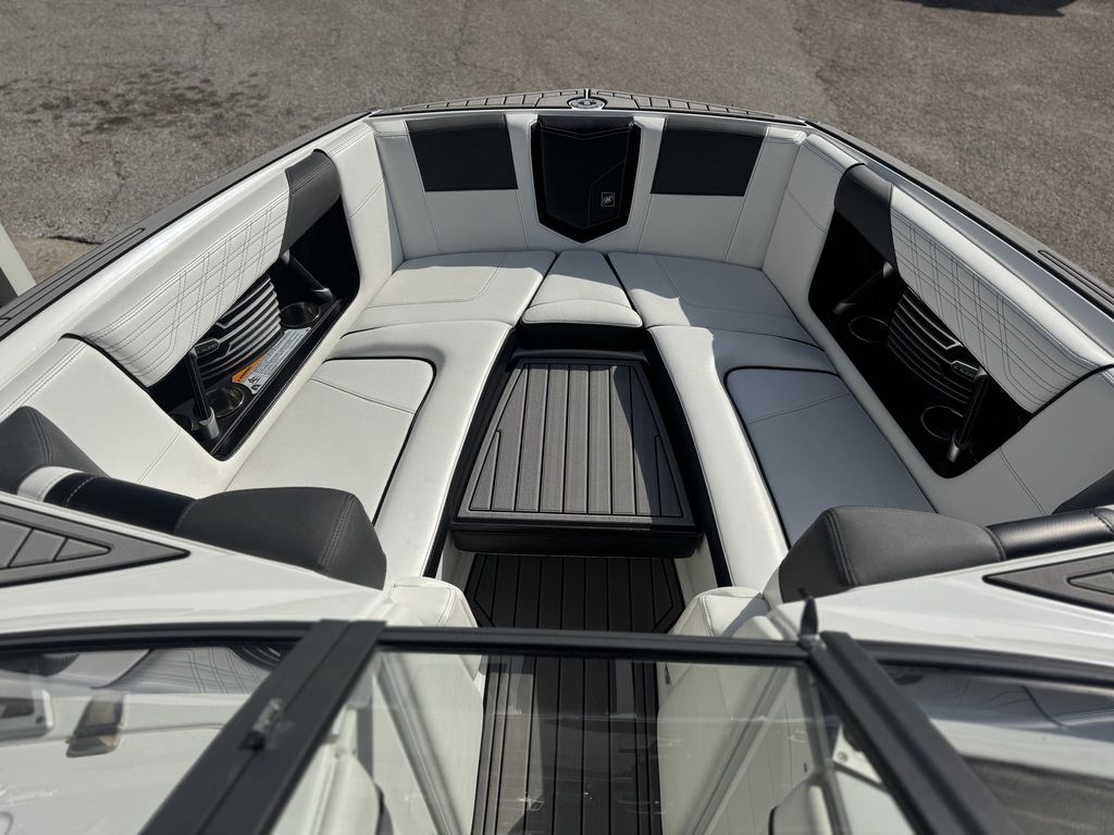 2016 Nautique G23