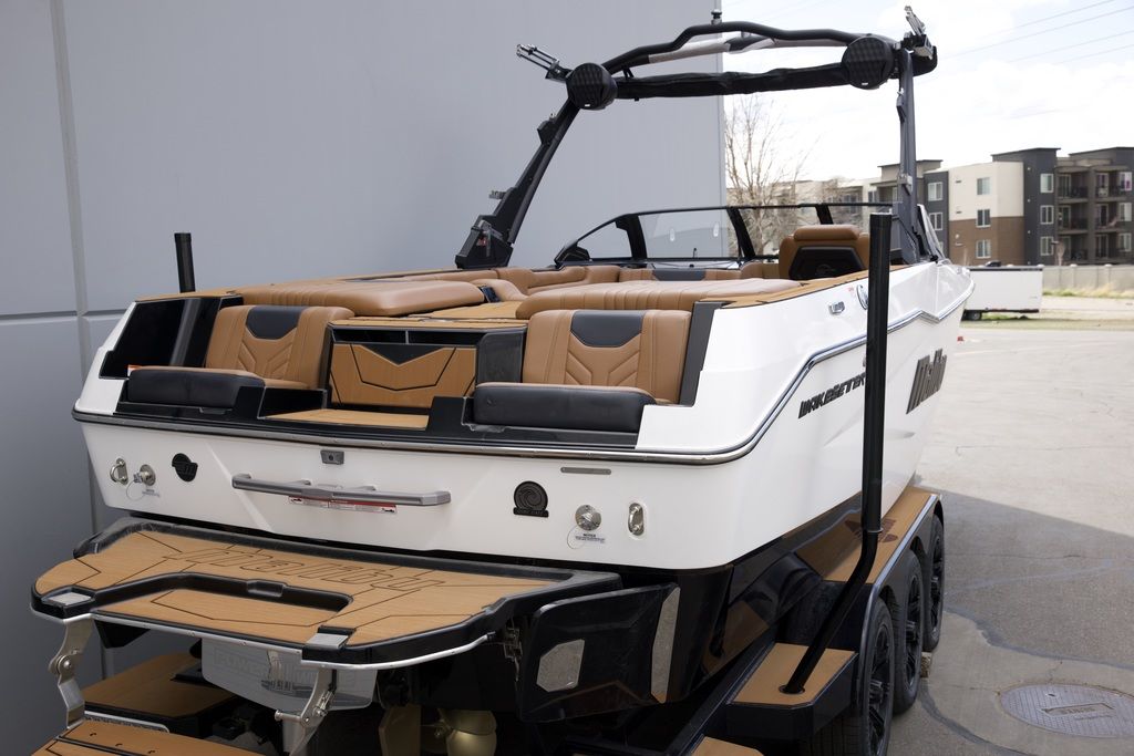 2025 Malibu Boats 25 LSV