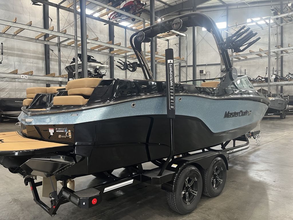 2025 MasterCraft XT24