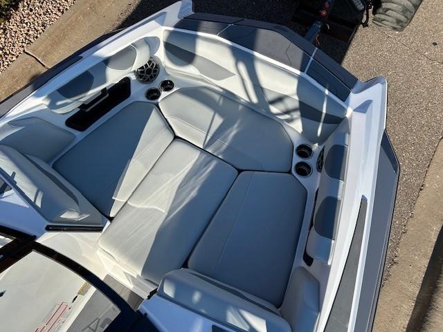 2023 Axis A20