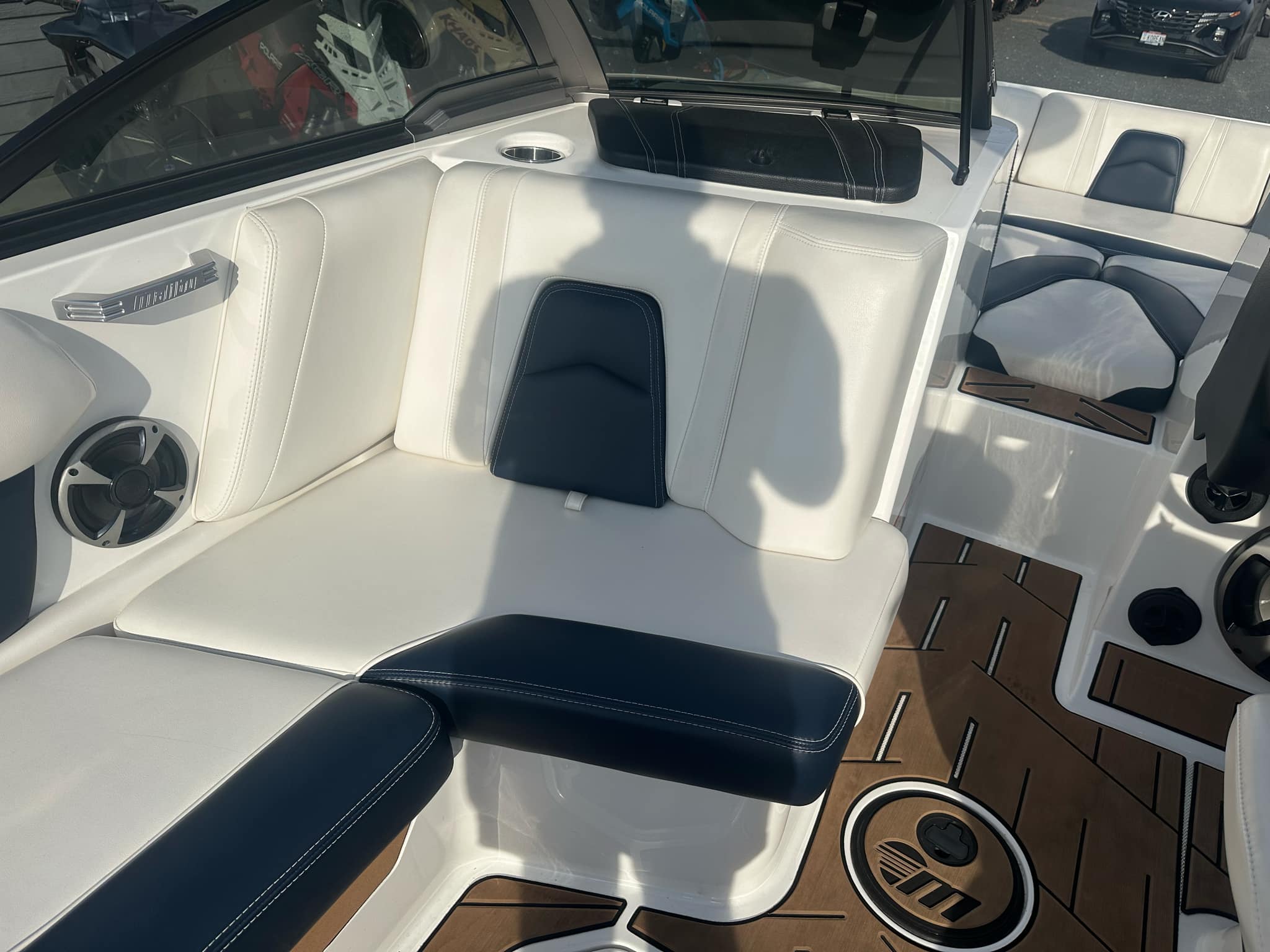 2019 Malibu Boats Wakesetter® 21 MLX