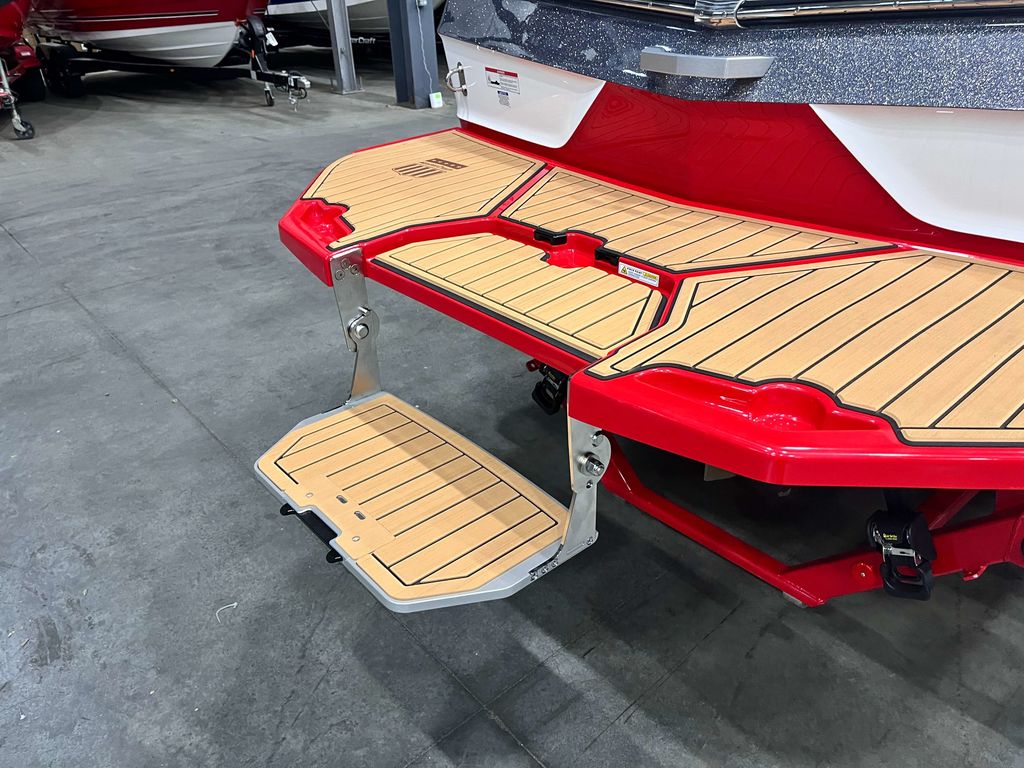 2025 MasterCraft XT22