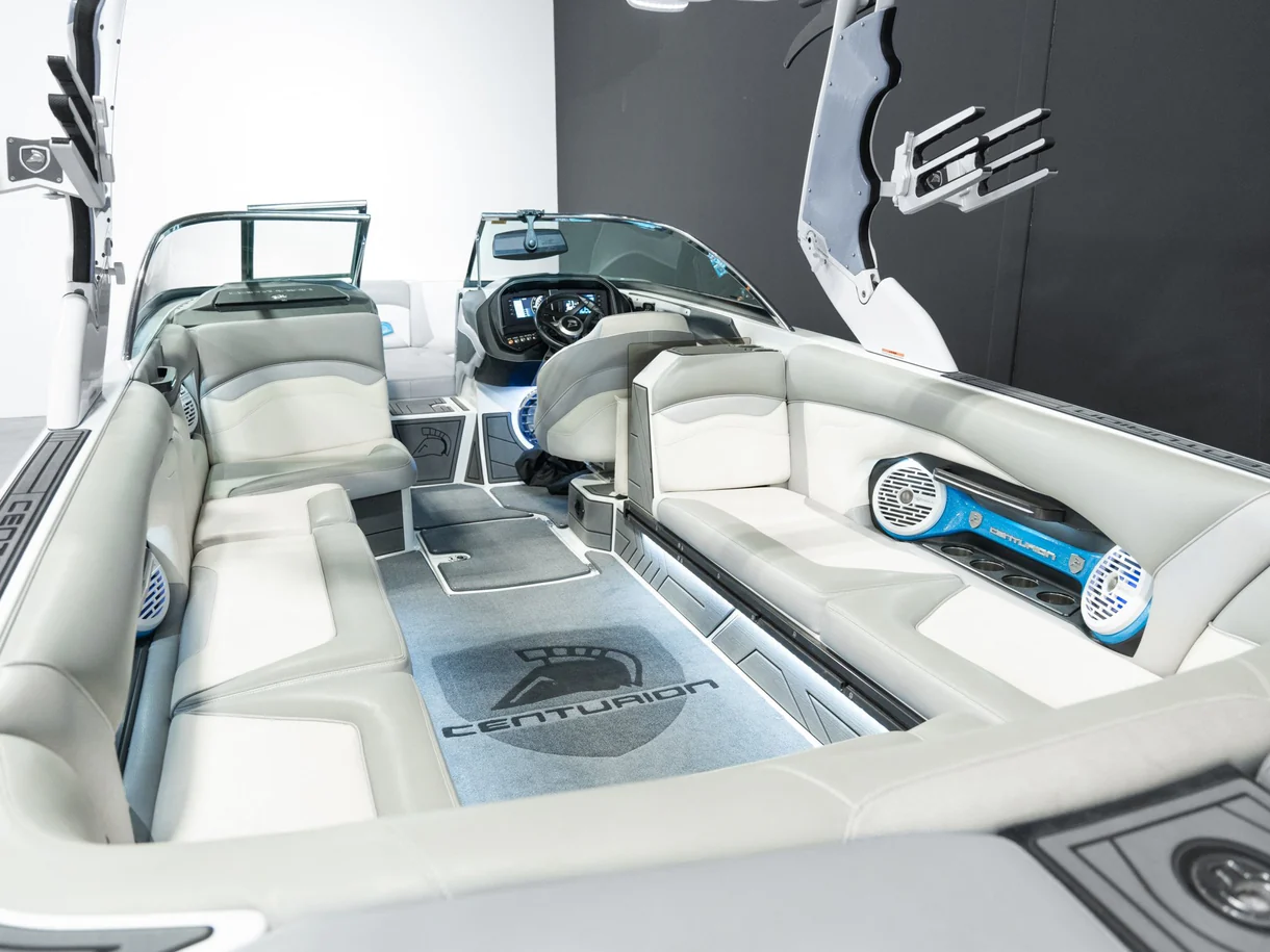 boat.Title