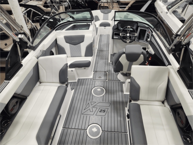 2024 MasterCraft XT-25 | 209113