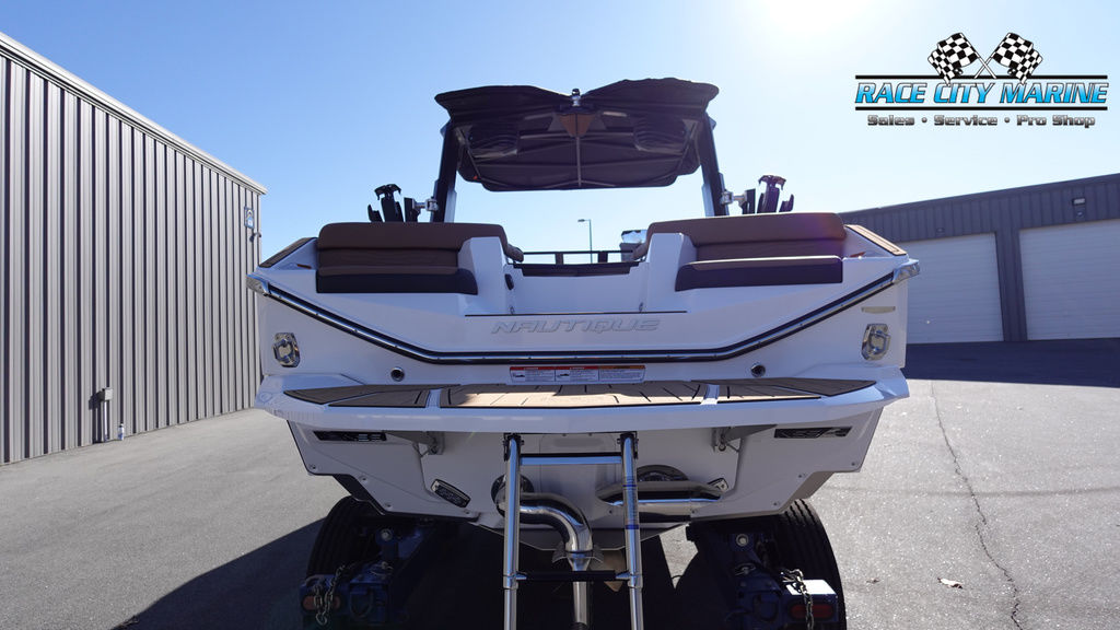 2025 Nautique G23