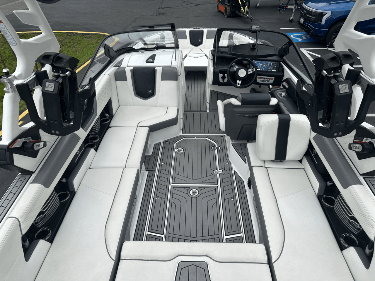 2020 Nautique G23