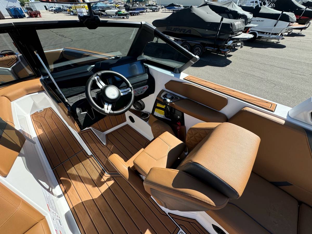 boat.Title