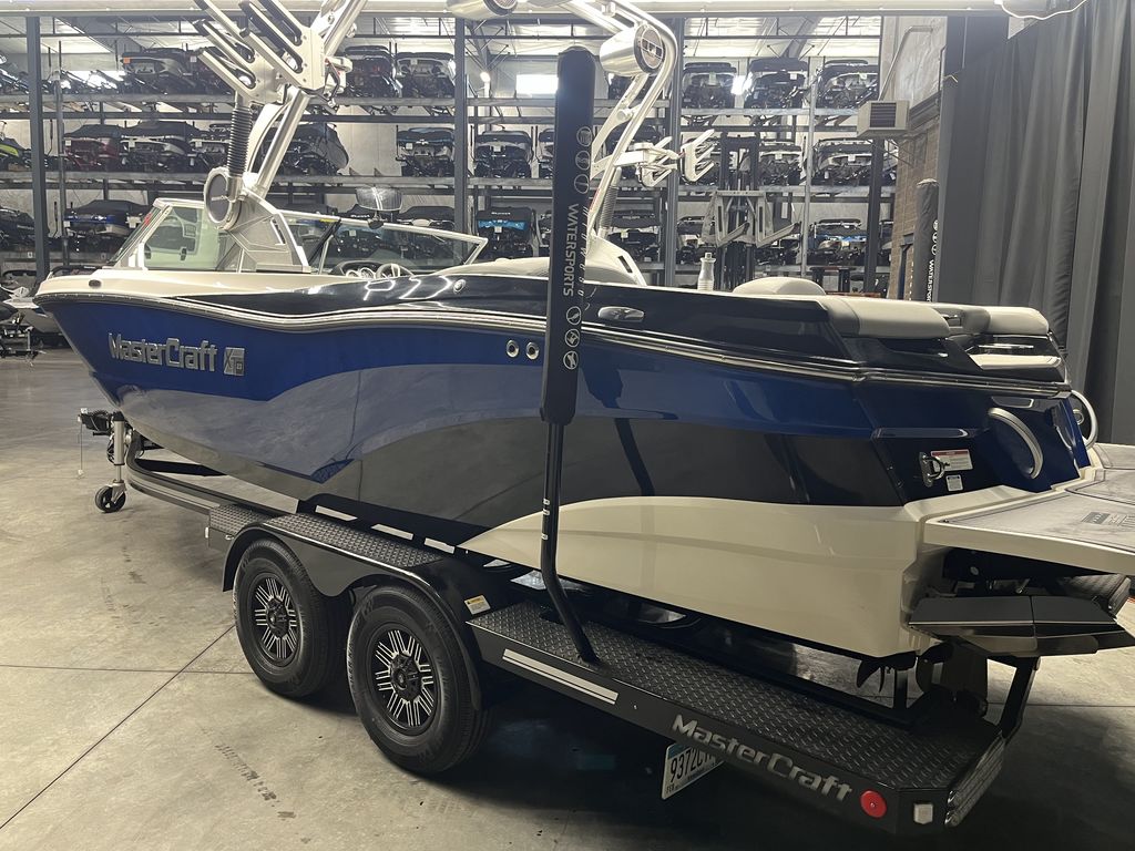 2019 MasterCraft XT23