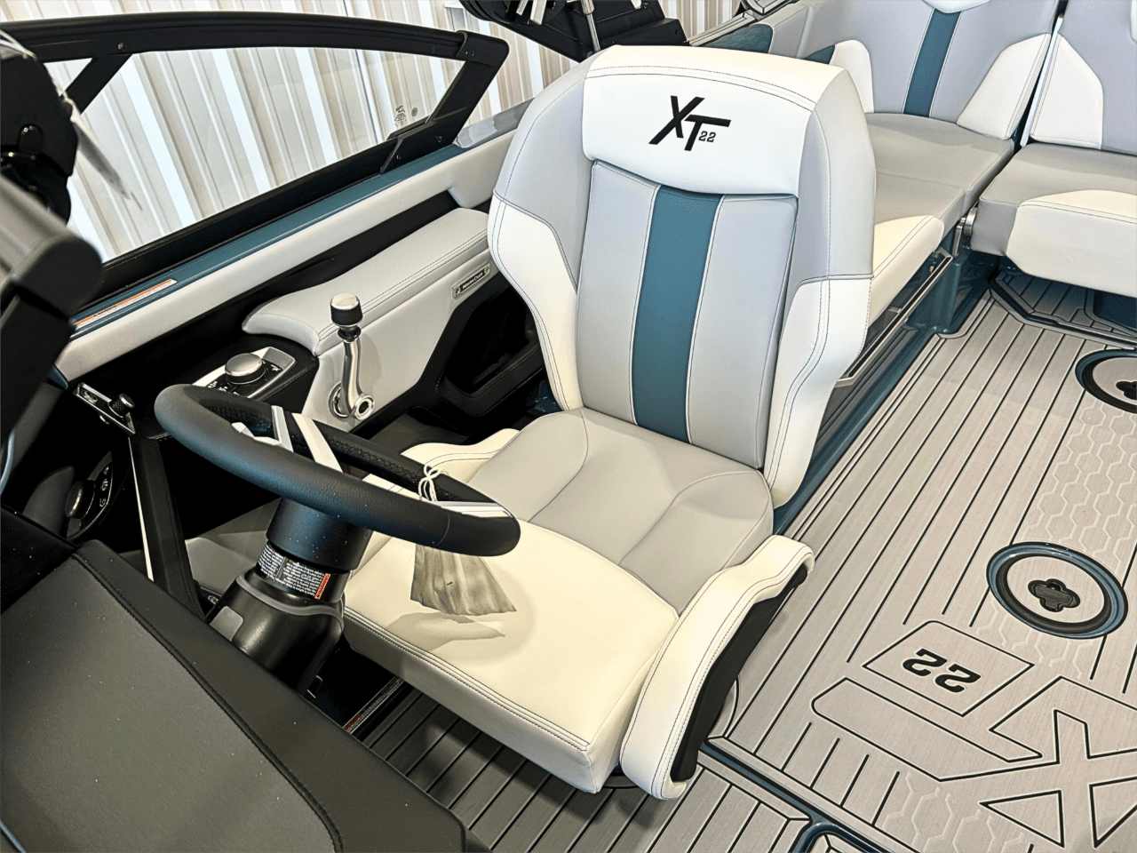 2025 MasterCraft XT22