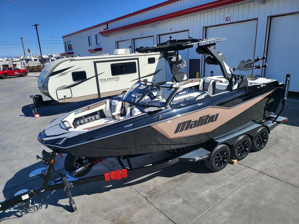 2025 Malibu Boats M230
