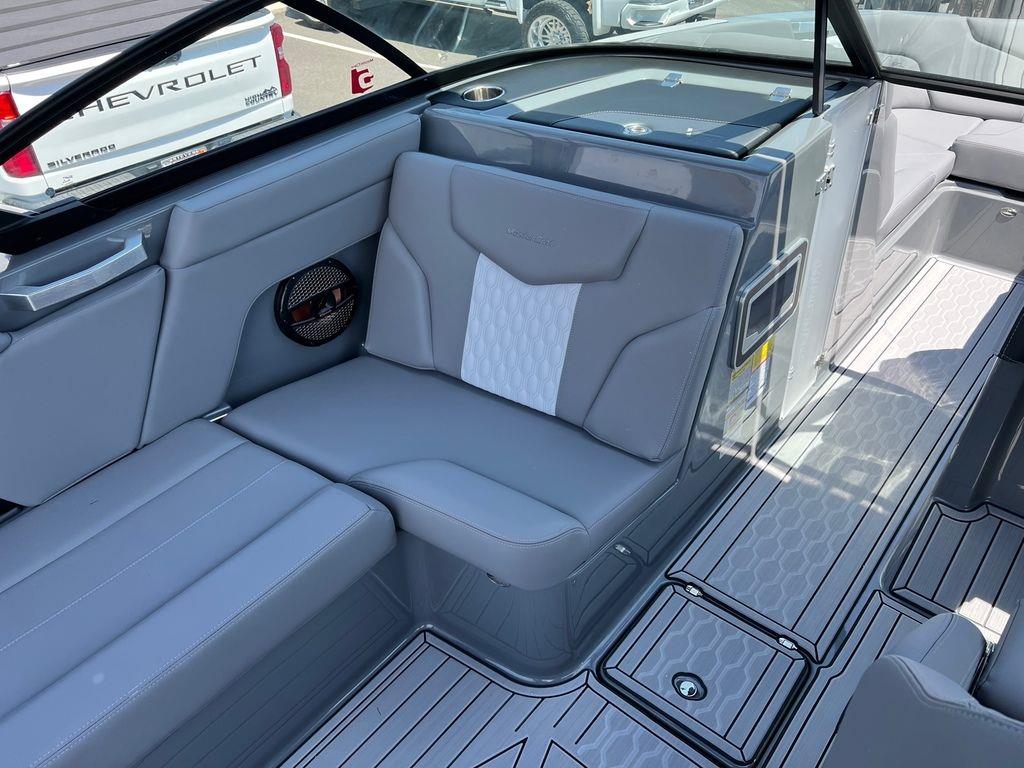 2023 MasterCraft XT22