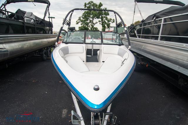 1998 Moomba Mobius