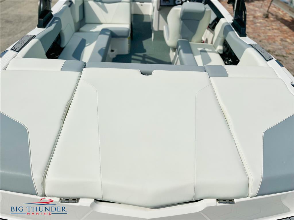 2023 MasterCraft NXT21