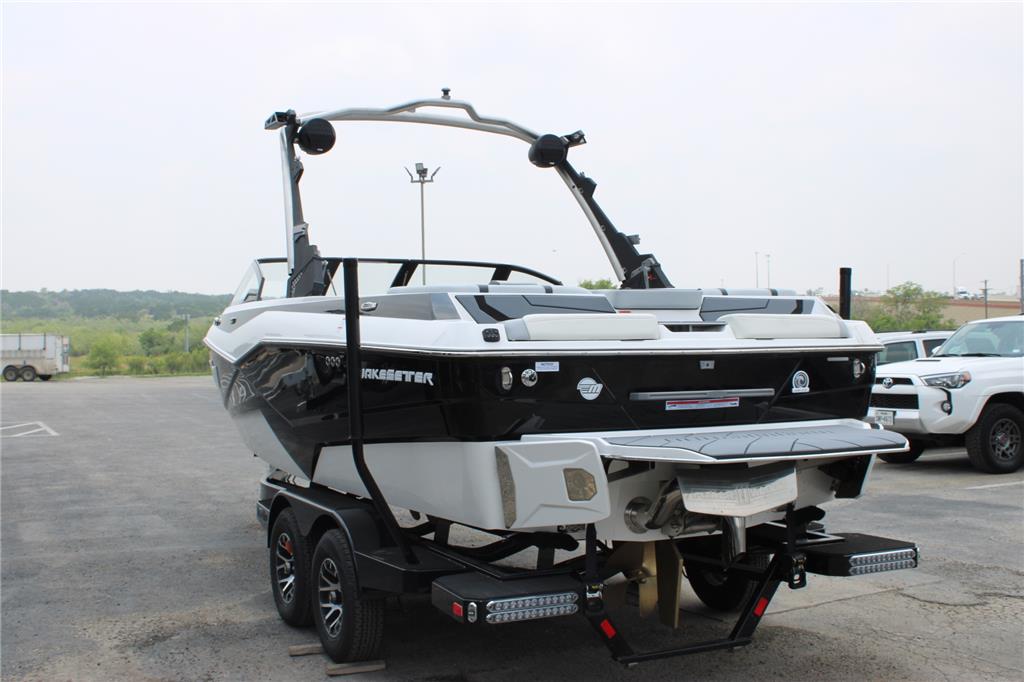 2023 Malibu 22 LSV