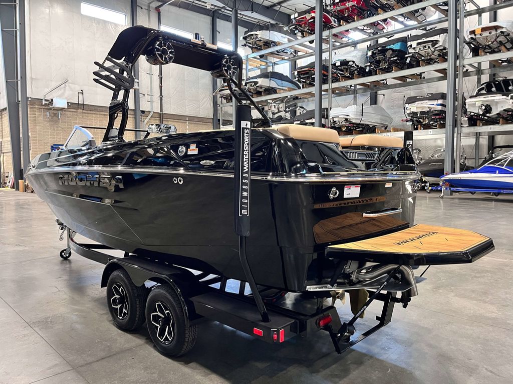 2025 MOOMBA Max