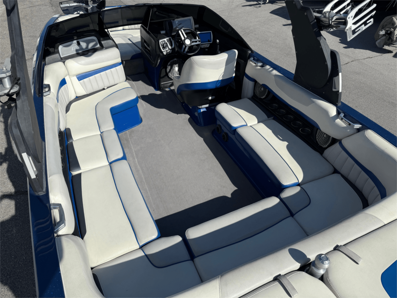 2015 24' Malibu Wakesetter 24 MXZ Bowrider Icon