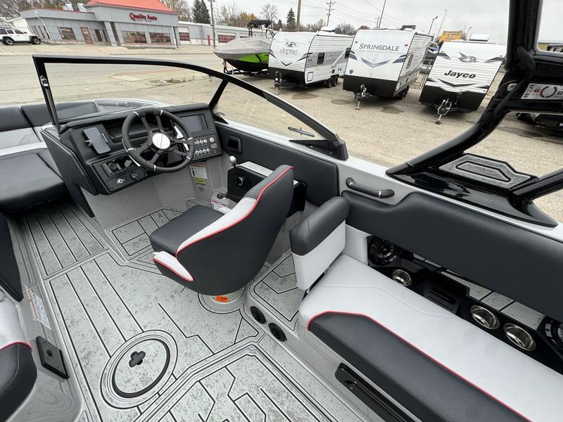 2025 Moomba Max