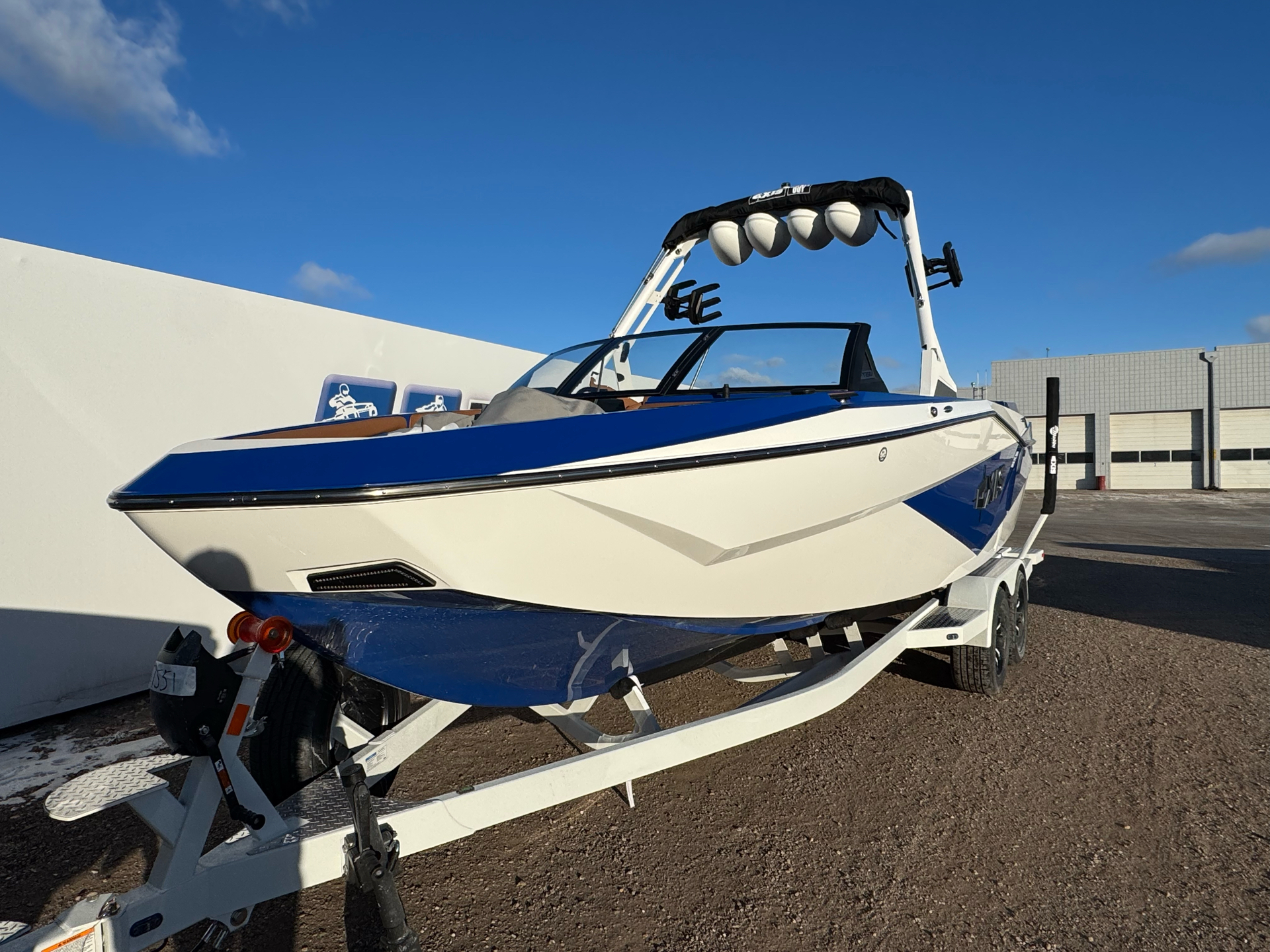  Axis T250