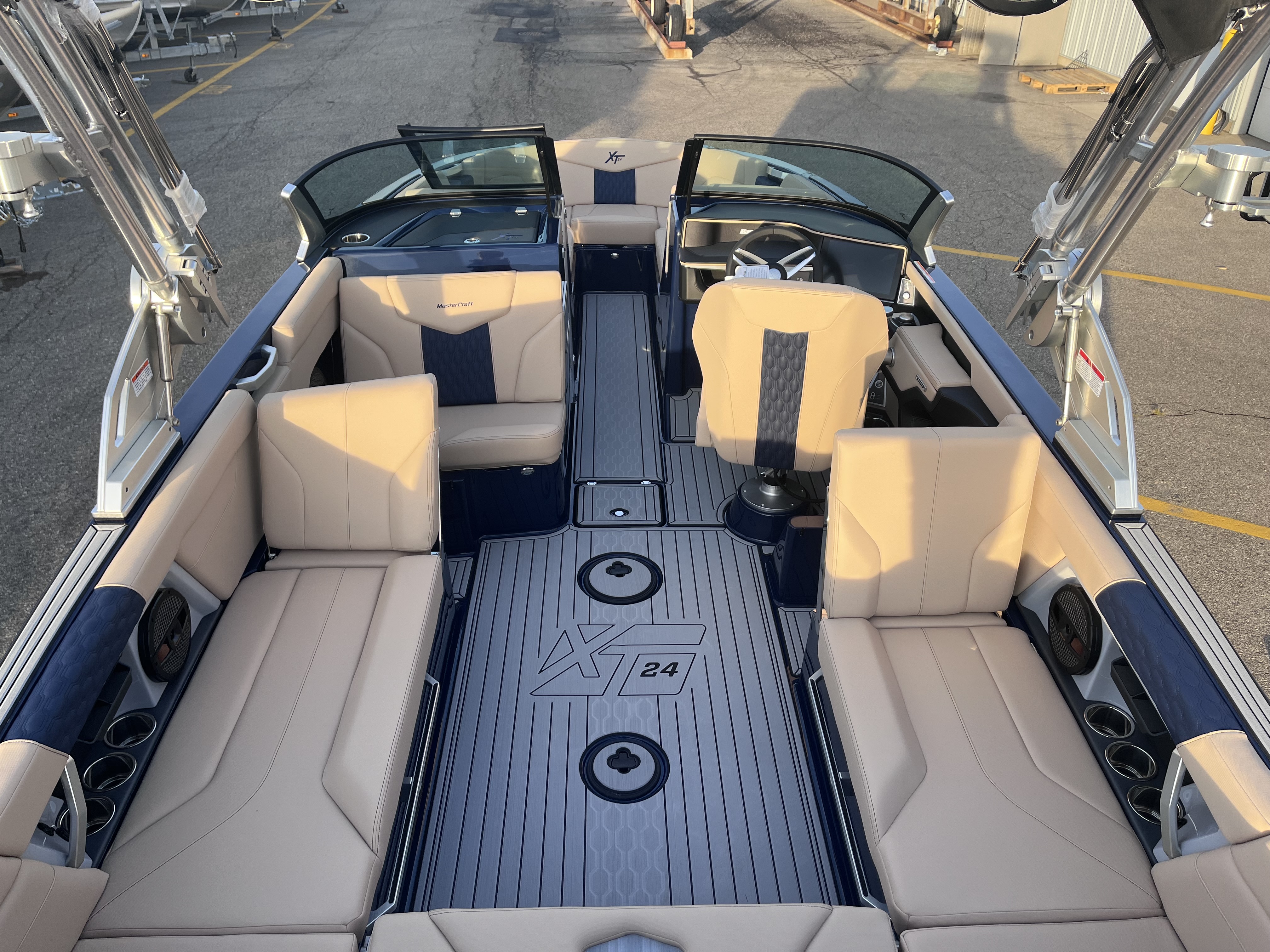 2025 MasterCraft XT24