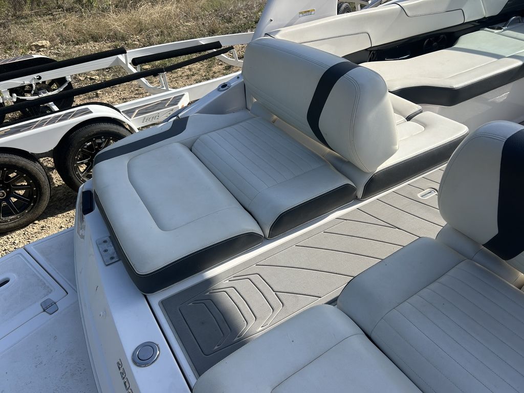 2017 Regal 2300