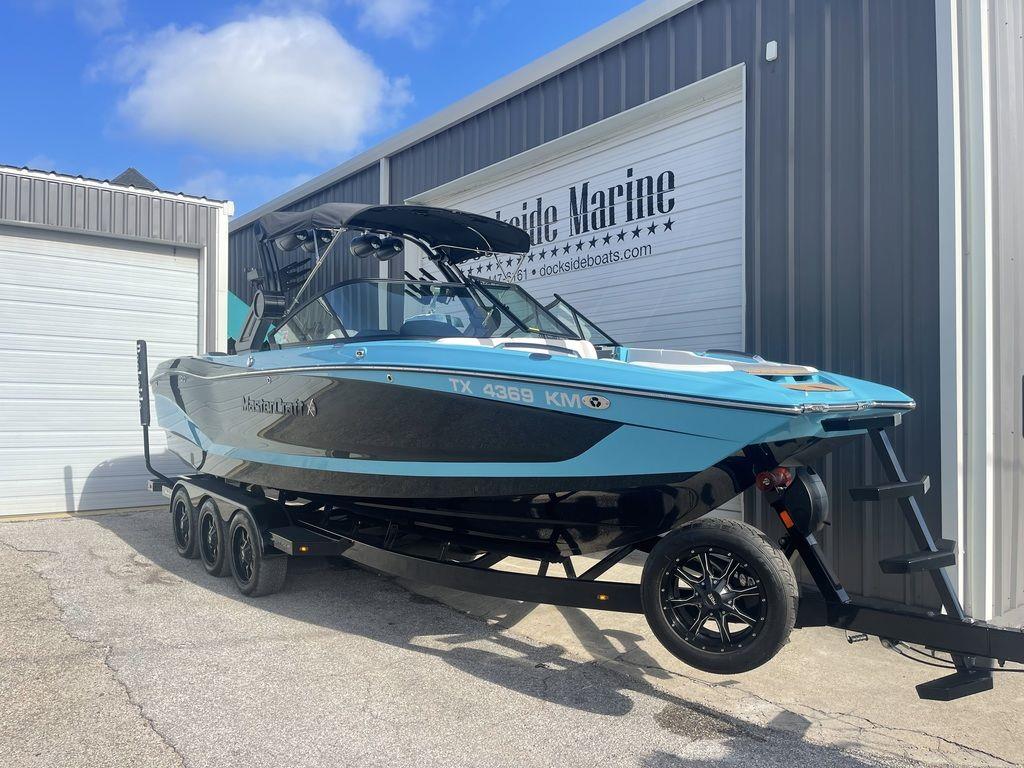 2022 MasterCraft X26