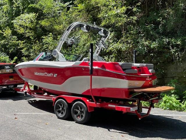 2023 MasterCraft XT22 Icon
