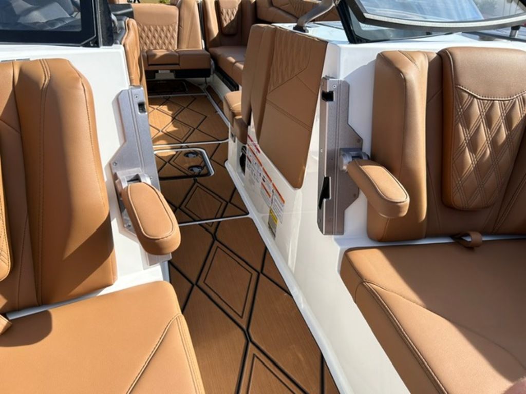 2025 Malibu Boats M230