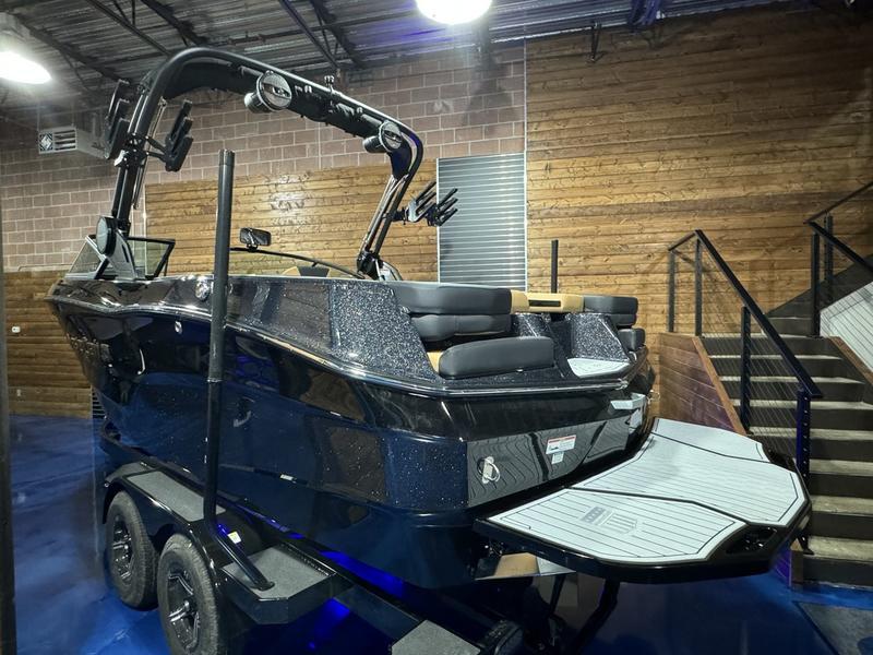 2025 MasterCraft XT22T