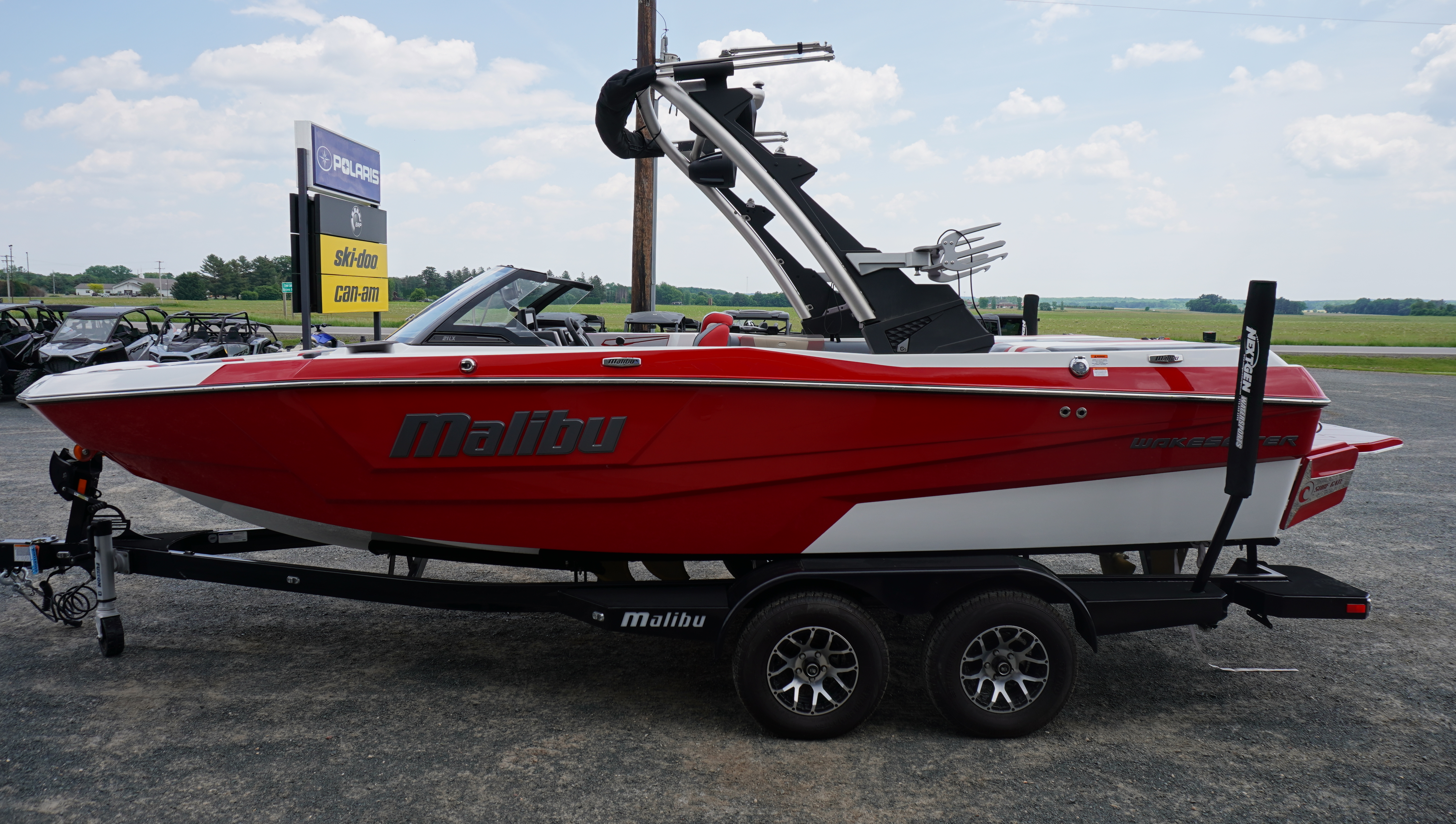 2023 Malibu Boats 21 LX