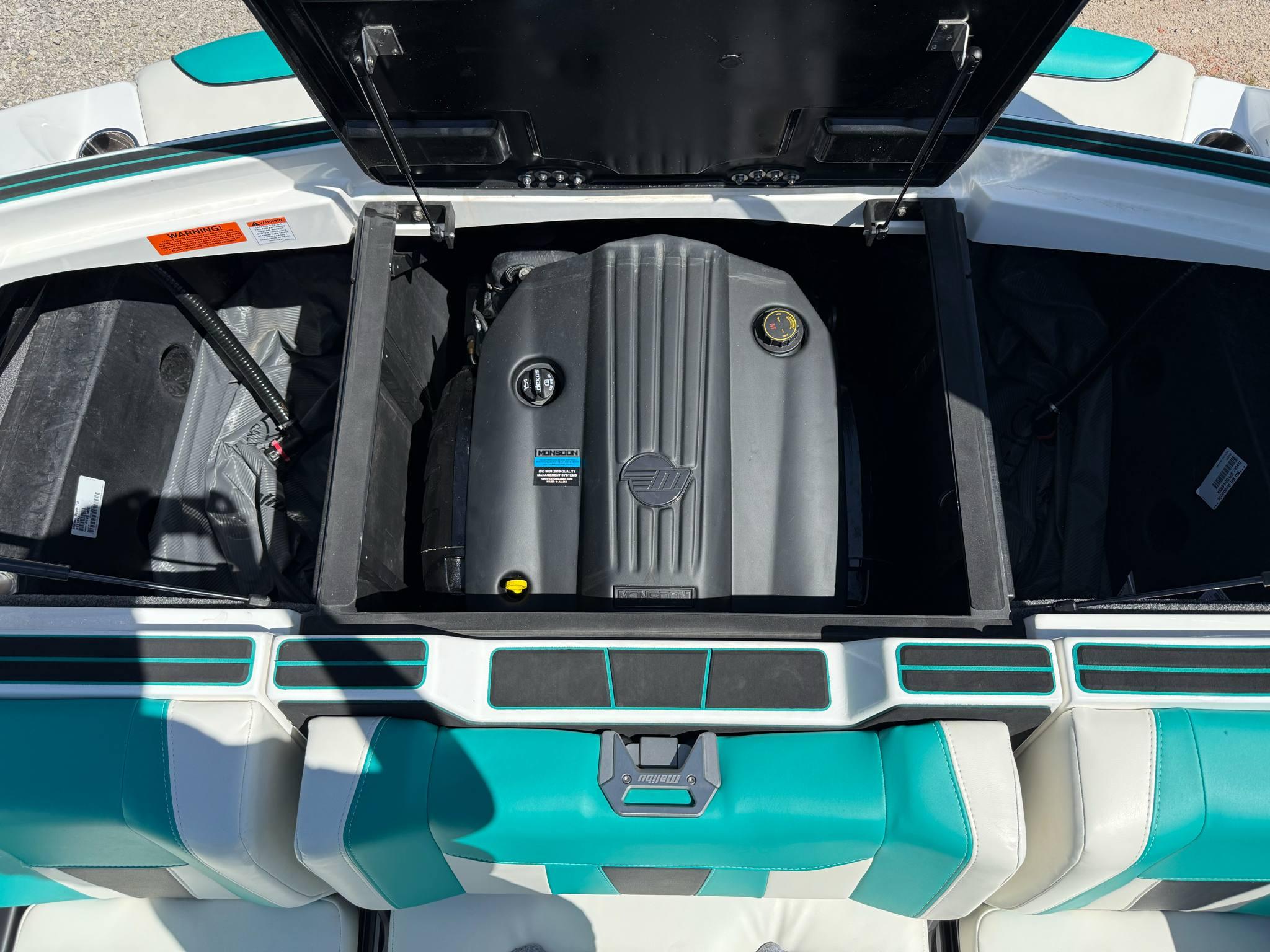 LIKE NEW 2023 Malibu 23LSV Icon