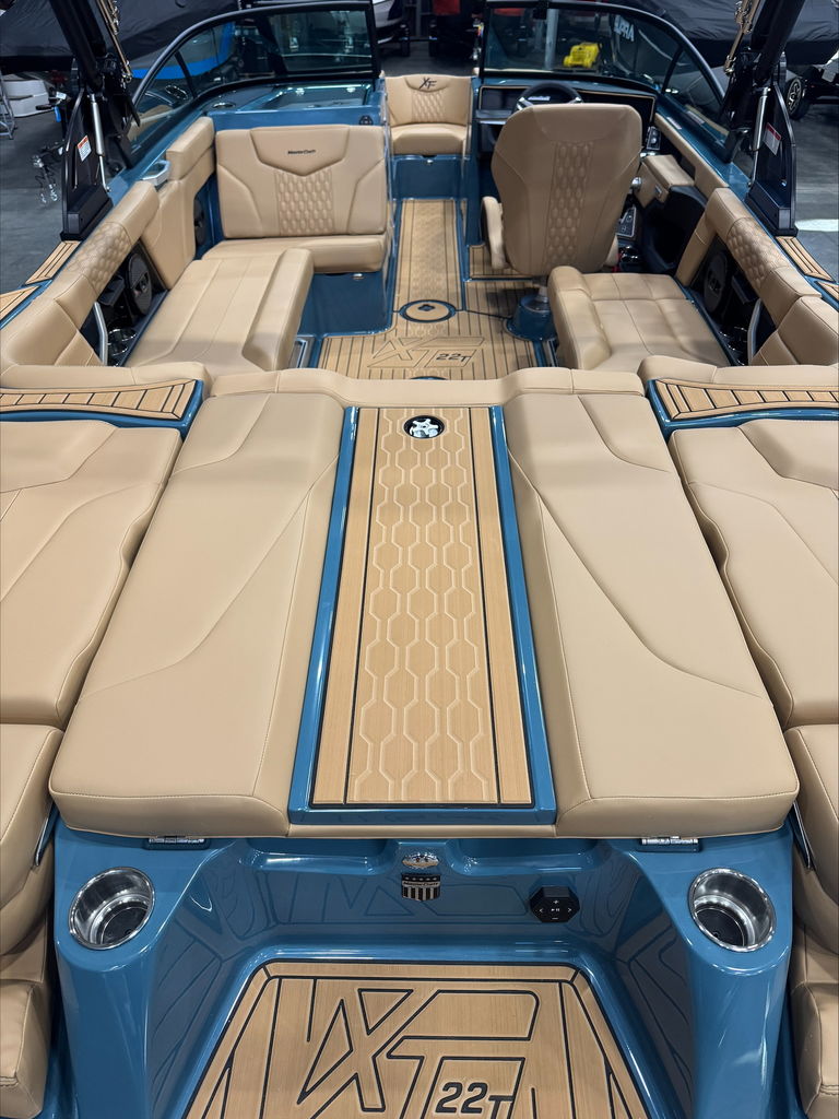 2025 MasterCraft XT22T
