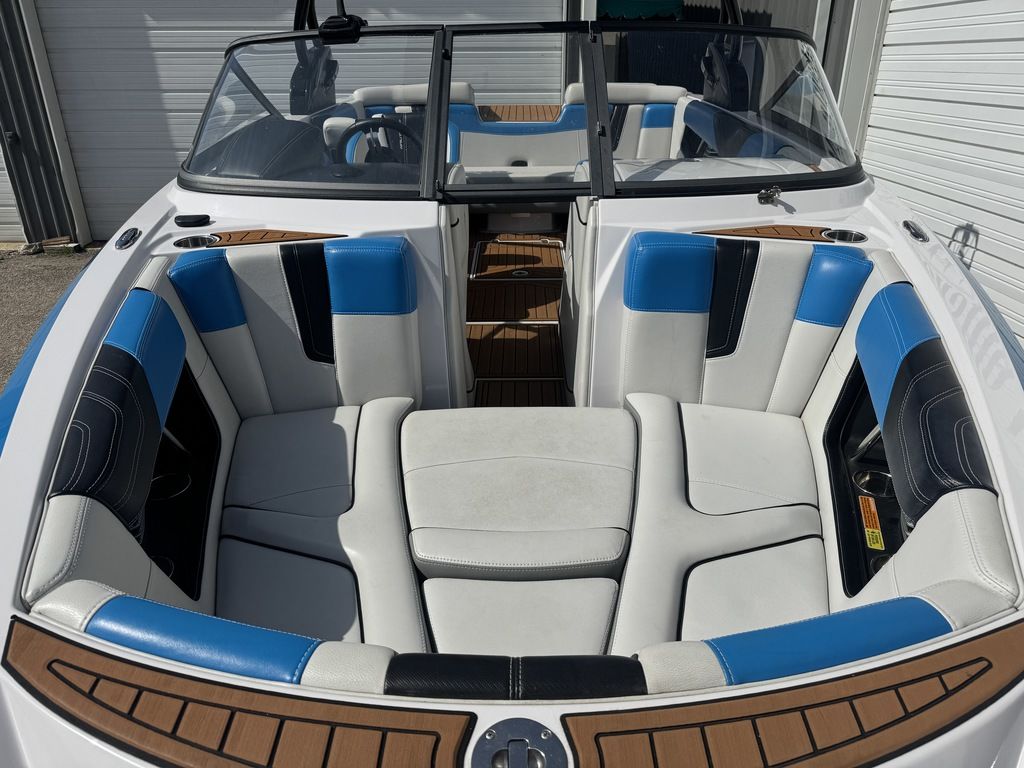2015 Nautique G21