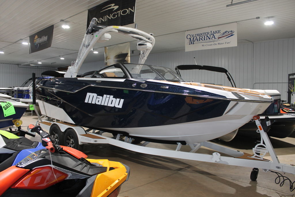 2025 Malibu Boats M230