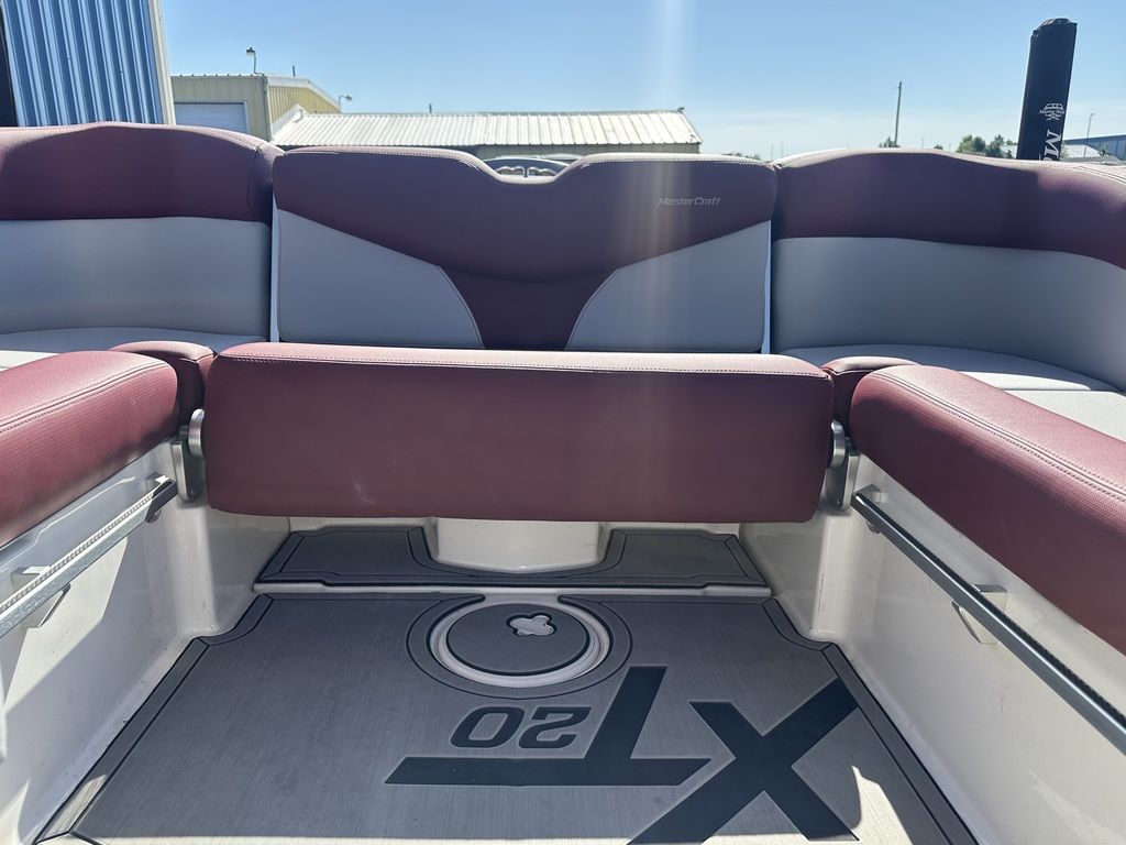 2022 MasterCraft XT20